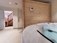 &deg;Spa m. Sauna, Whirlpool &amp; Dusche